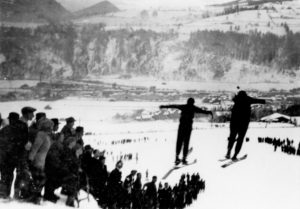 Die erste Skisprunganlage befand sich am Astenfeld,