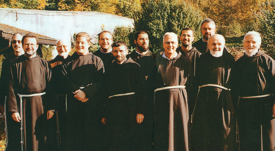 Die Brudergemeinschaft des Kapuzinerklosters 2002 © C. Schneeweiss