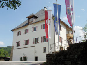 Das 2003 neurenovierte Schloss Mattsee. © Marktgemeinde Mattsee