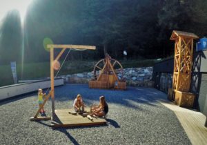 Kinderspielplatz am Besucherzentrum Geopark "Erz der Alpen" © TV Bischofshofen